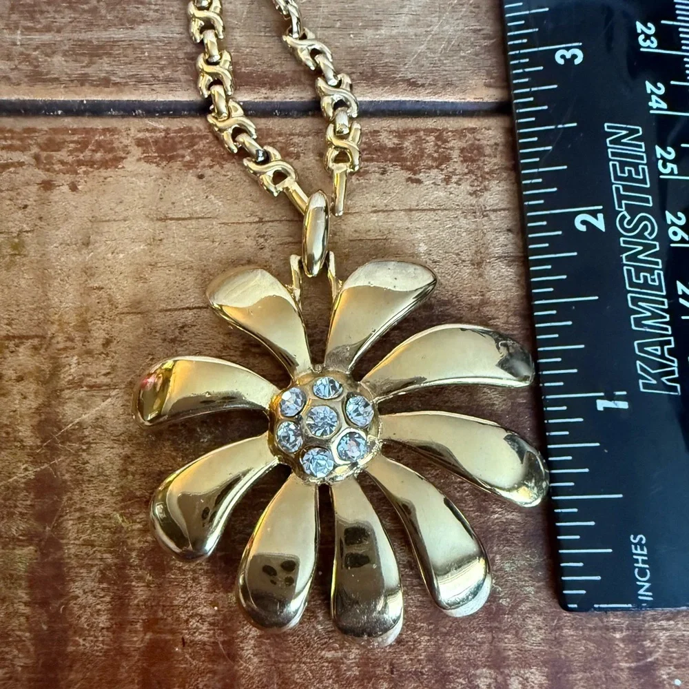 Gold Flower Pendant Necklace with Sparkling Center and Thick Chain - Picture 9 of 9